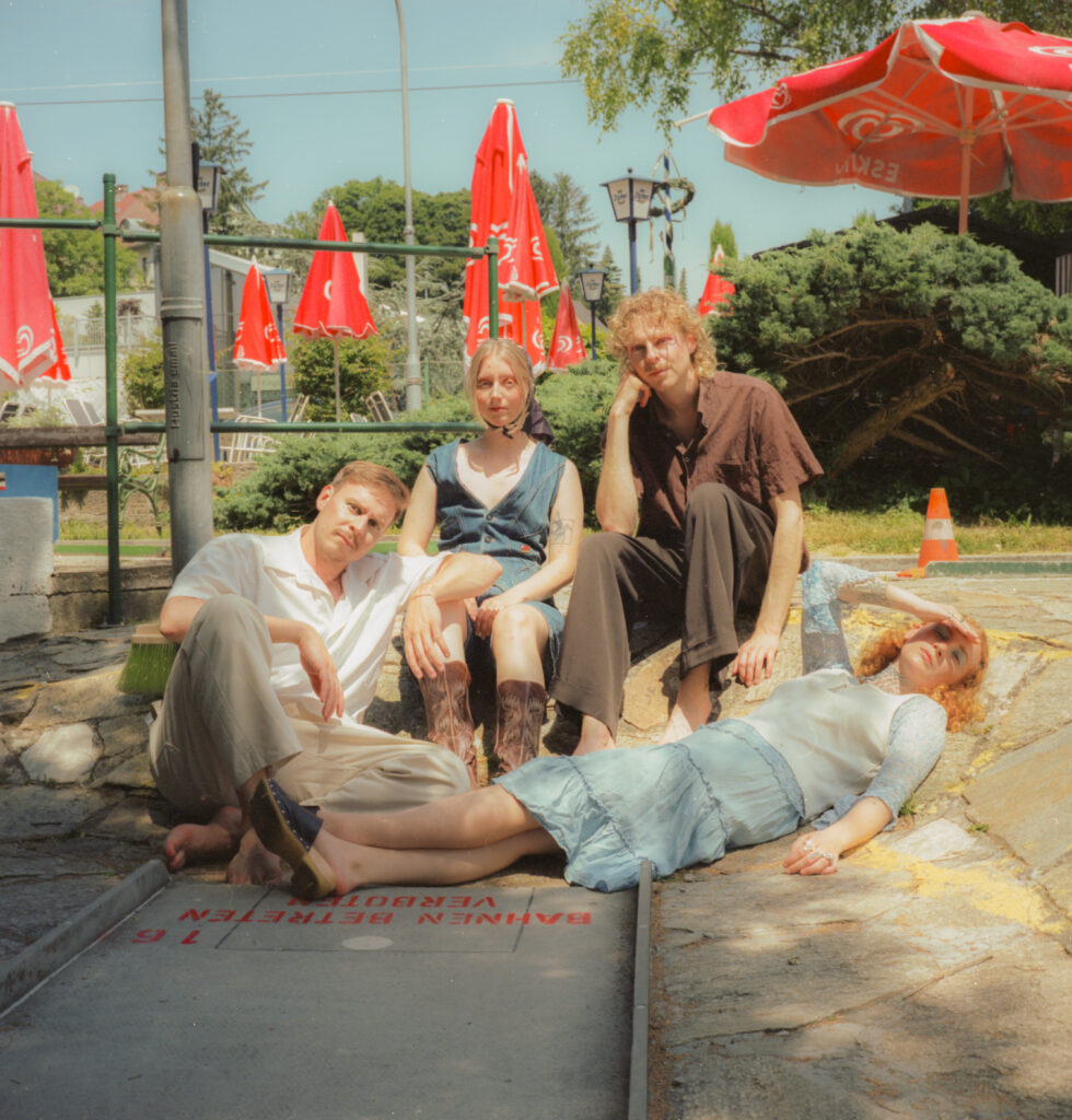 Newcomer Gardens ziehen uns mit ihrer Debütsingle “Waves” in ihren Bann