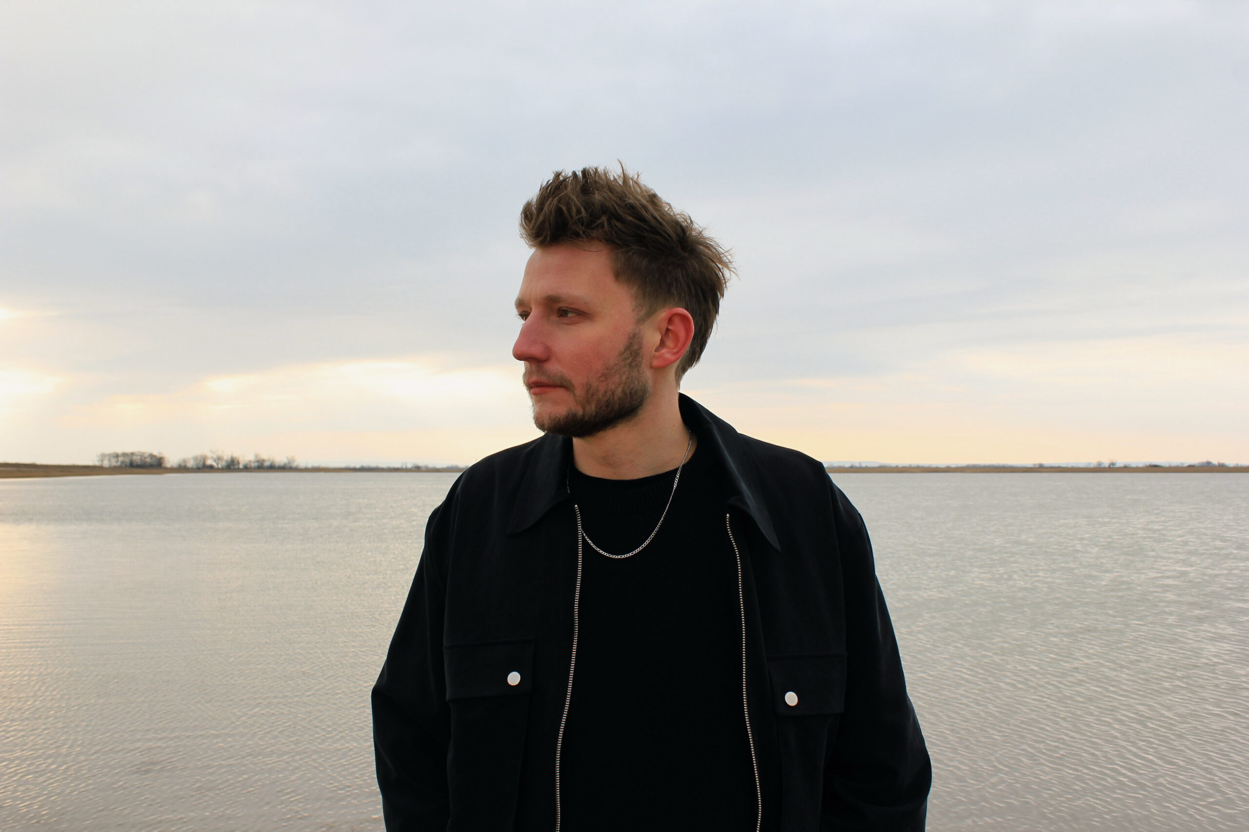 „Fang mich auf“ – Ein starkes Debüt von KRISTMANN, das den Schmerz in ...