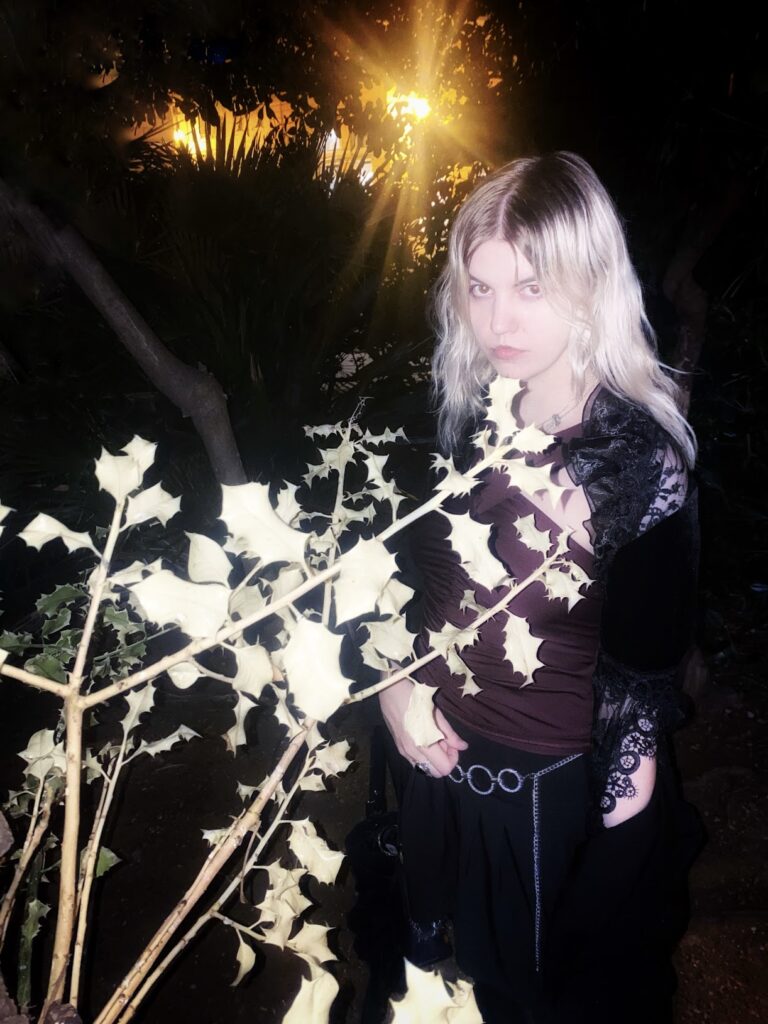 Zwischen Wachsein und Wegdriften: Antonia XM vertont in “Sleep” die Rastlosigkeit der Nacht